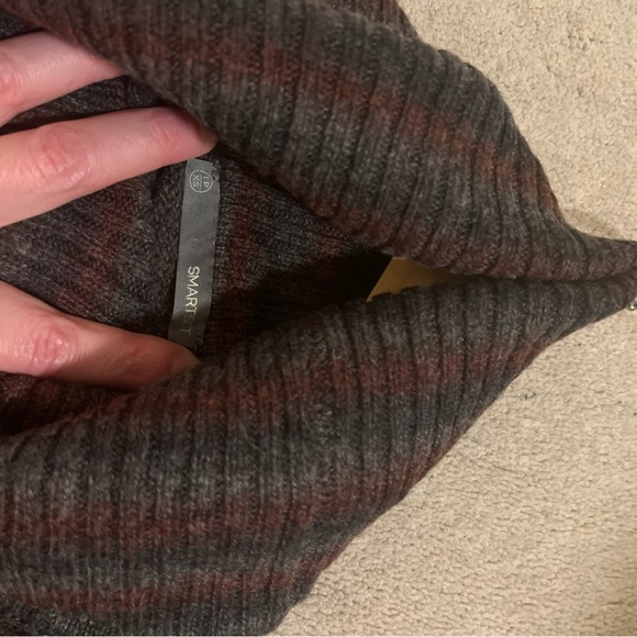 Like new! Smart Set Sweater dress, XS size. Worn once. Wool blend. - Picture 9 of 13